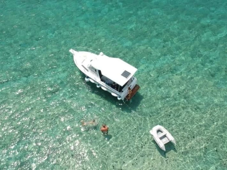 Bootverhuur Jeanneau Lamparo in Lumbarda via SamBoat