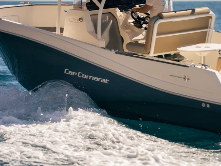 Huur een Jeanneau Cap Camarat 7.5 CC in Altea