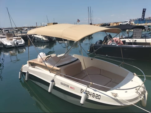 Verhuur Motorboot Remus met vaarbewijs