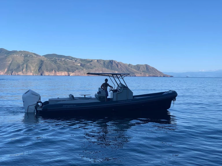 Bootverhuur Santa Marina Salina goedkoop Intrepido 