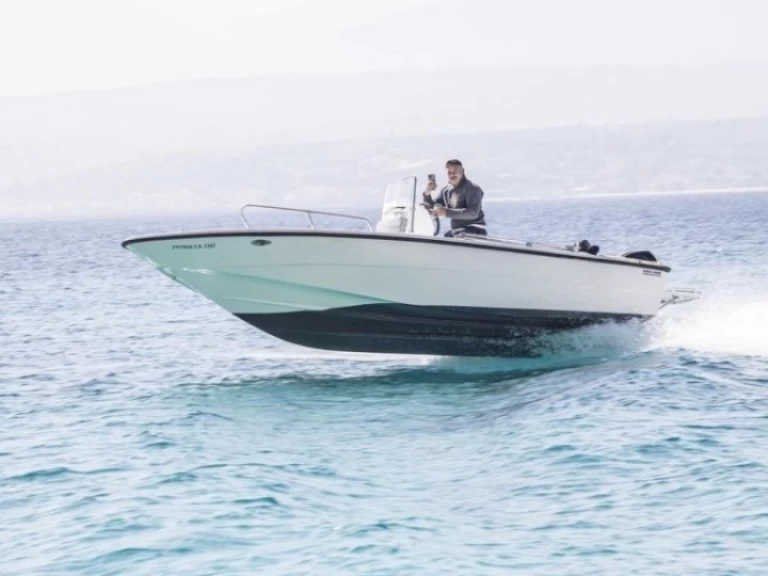 Verhuur Motorboot Kreta Mare met vaarbewijs