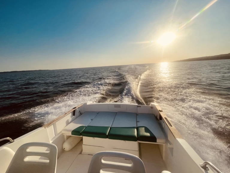 Motorboot te huur in Larmor-Plage voor de beste prijs