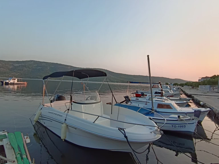Verhuur Motorboot AM Yacht met vaarbewijs