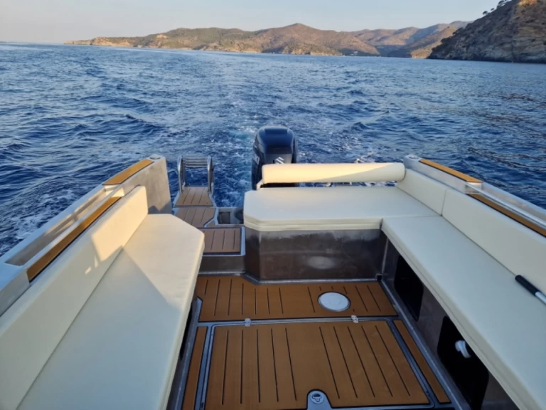 Bootverhuur Roses goedkoop BA 75