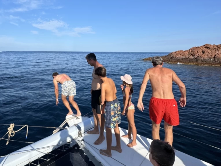 Bootverhuur Lombardini Lady Hawke 39 Cabrio in Théoule-sur-Mer via SamBoat