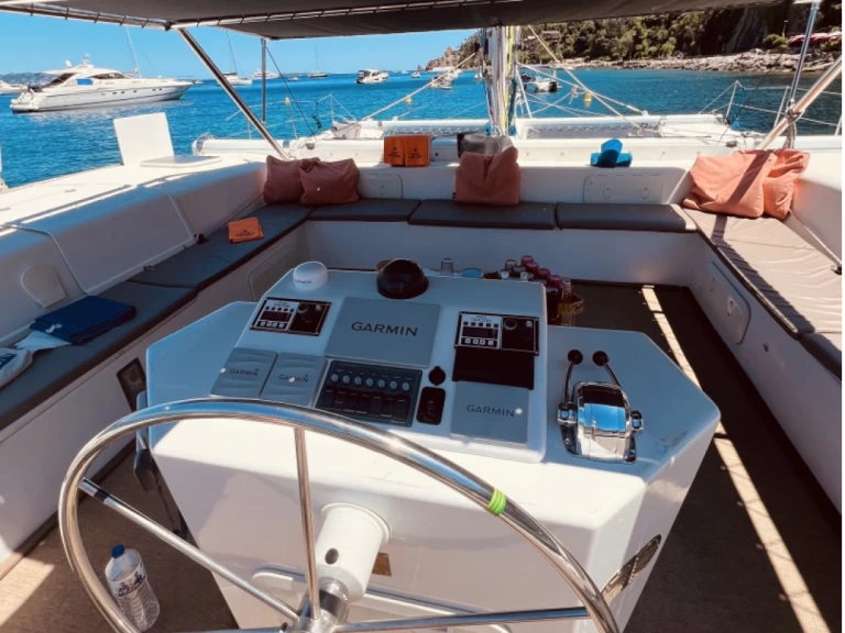 Verhuur Catamaran Lombardini met vaarbewijs