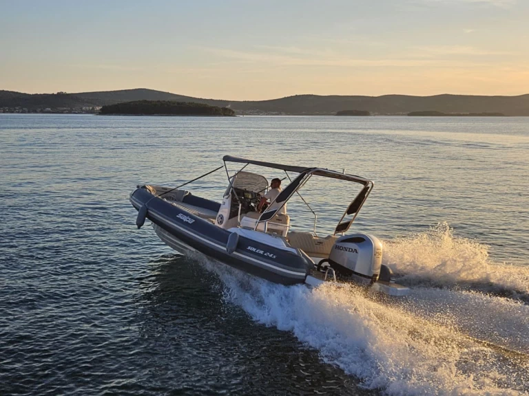 Verhuur RIB Salpa met vaarbewijs