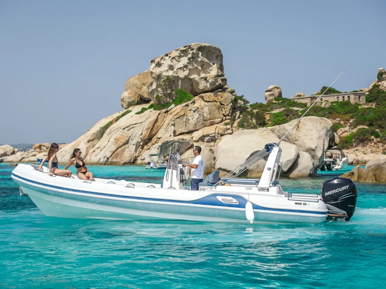 Bootverhuur Mar-Co twenty seven in Santa Teresa Gallura via SamBoat