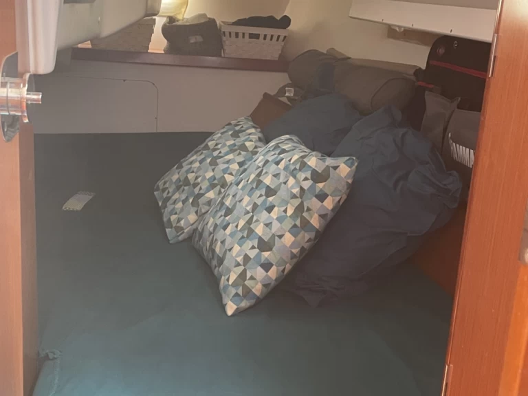 Bootverhuur Bénéteau Oceanis 323 Clipper in Toulon via SamBoat