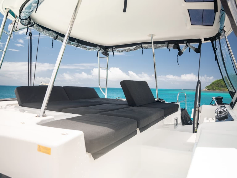 Huur een Lagoon Lagoon 46 in Eden Island