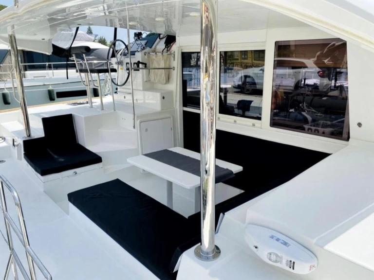 Huur een Lagoon Lagoon 400 S2 in Santa Eulària des Riu