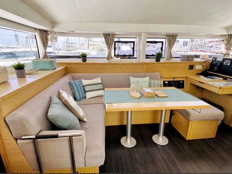 Verhuur Catamaran in Santa Eulària des Riu - Lagoon Lagoon 400 S2