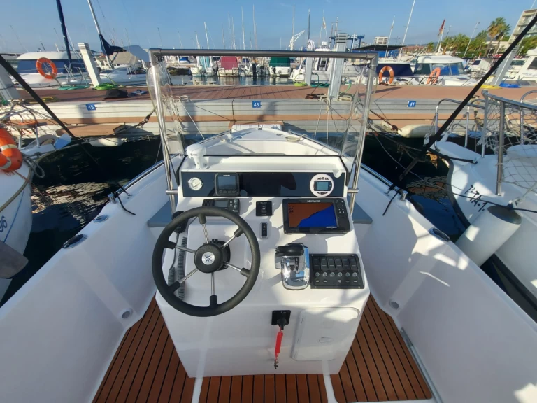 Huur Motorboot met of zonder schipper DAC MARINE in El Masnou