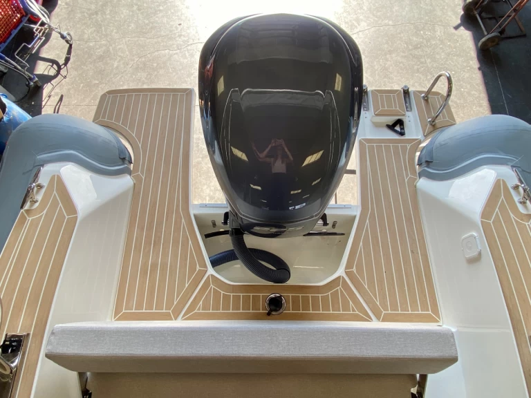 Verhuur RIB Capelli met vaarbewijs