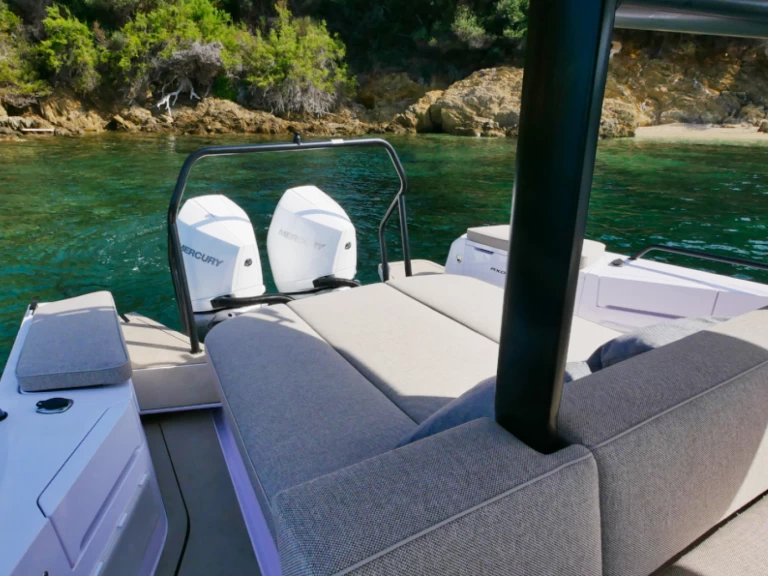 Verhuur Motorboot Axopar met vaarbewijs