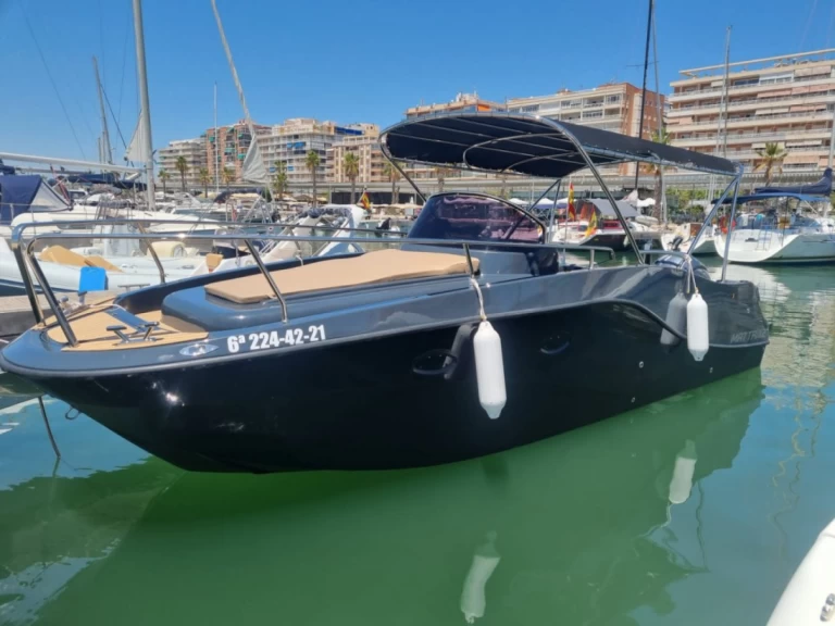 Huur een Moonday yacht 780 WA in Six-Fours-les-Plages