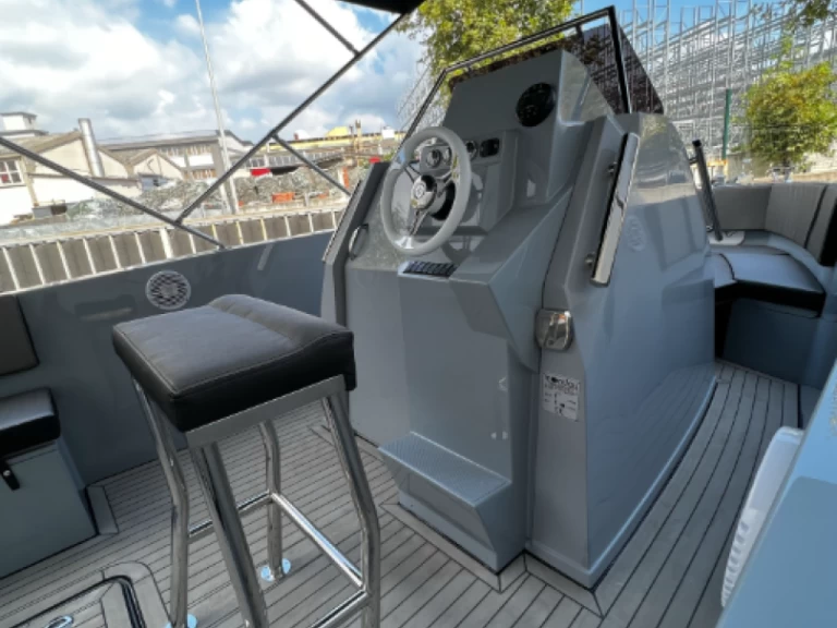 Motorboot te huur in Six-Fours-les-Plages voor de beste prijs