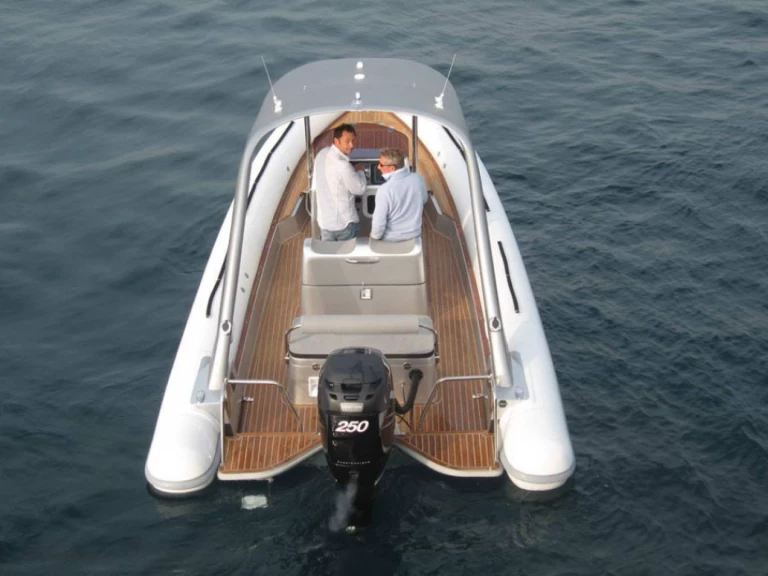 Ufo U 69 CARBON te huur van particulier of professional in Six-Fours-les-Plages