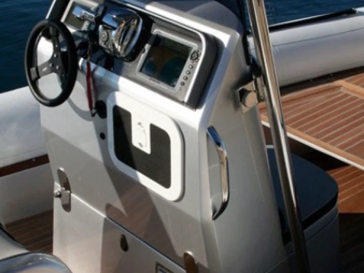 RIB te huur in Six-Fours-les-Plages voor de beste prijs