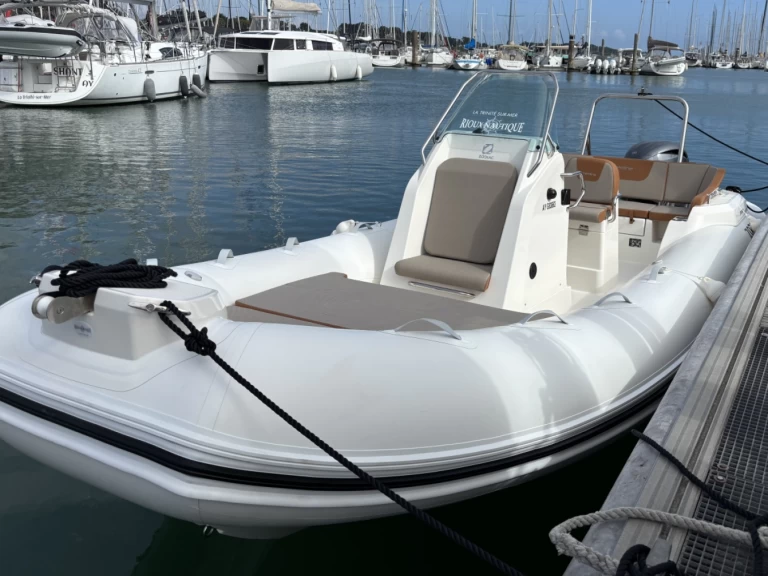 Bootverhuur Zodiac Medline 6.8 in La Trinité-sur-Mer via SamBoat