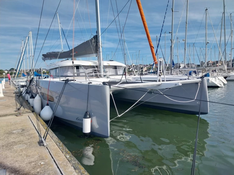 Huur een Excess Excess 14 in Locmiquélic