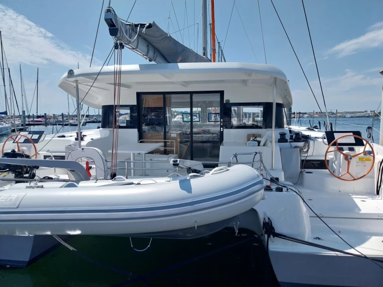 Verhuur Catamaran Excess met vaarbewijs