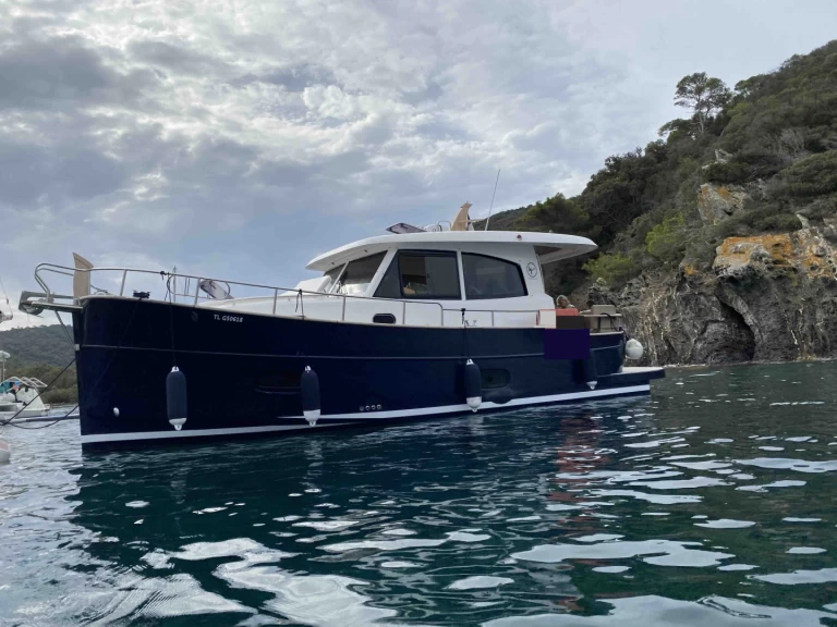 Jachthuur in Cavalaire-sur-Mer - sasga 34 HT via SamBoat