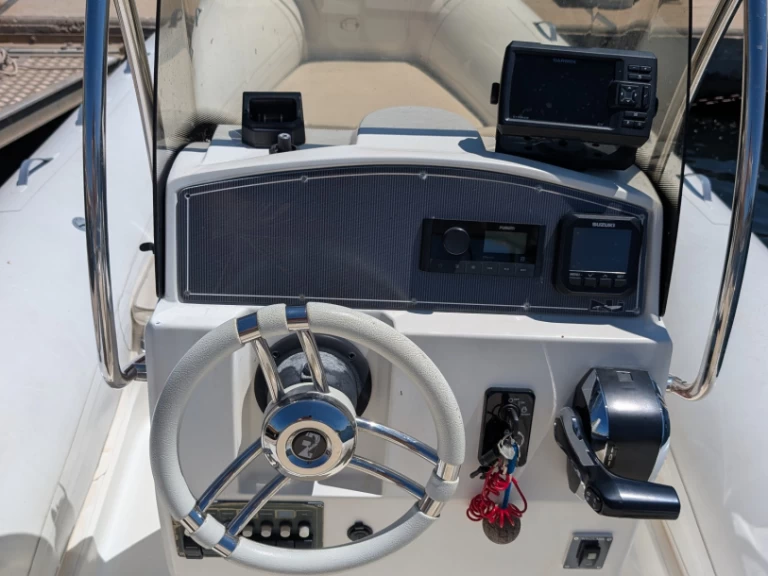 Huur een Nuova Jolly NJ 700 in Hyères