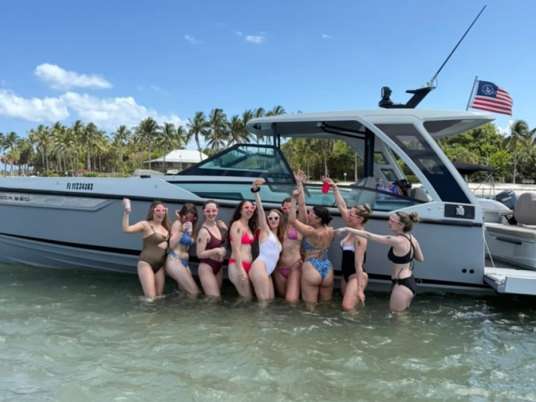 Huur een Saxdor Saxdor 320 GTO in West Palm Beach