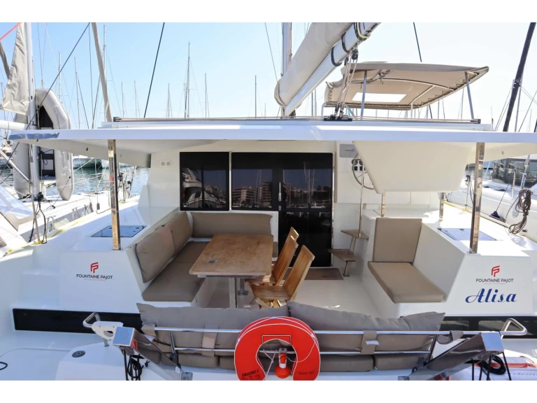 Jachthuur in Ligia - Fountaine Pajot Lucia 40 via SamBoat