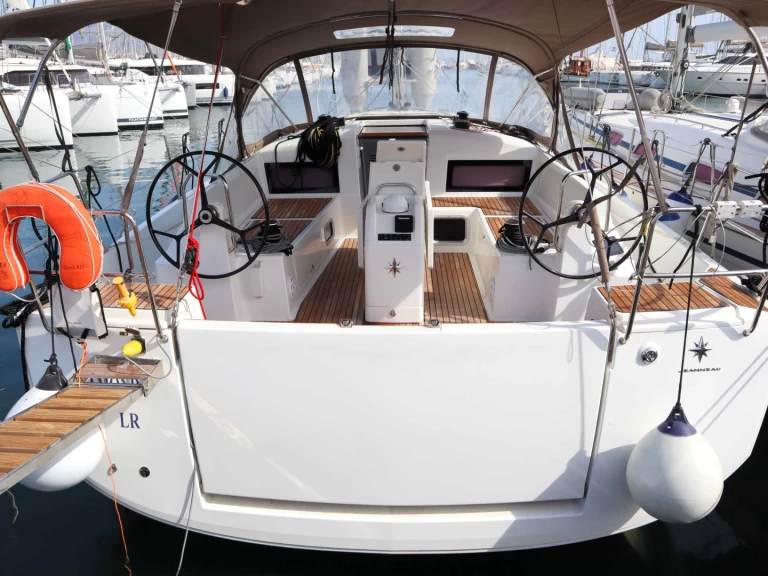 Verhuur Zeilboot in Ligia - Jeanneau Sun Odyssey 440