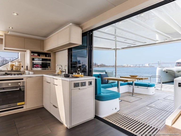 Huur een Lagoon Lagoon 55 - 4 + 2 cab. in Palma de Mallorca