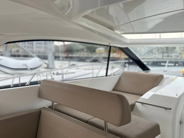 Motorboot te huur in Pula voor de beste prijs