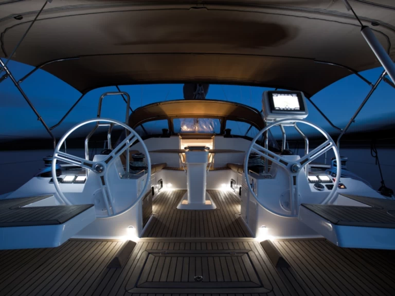 Huur een Elan Impression 50 in Seget Donji