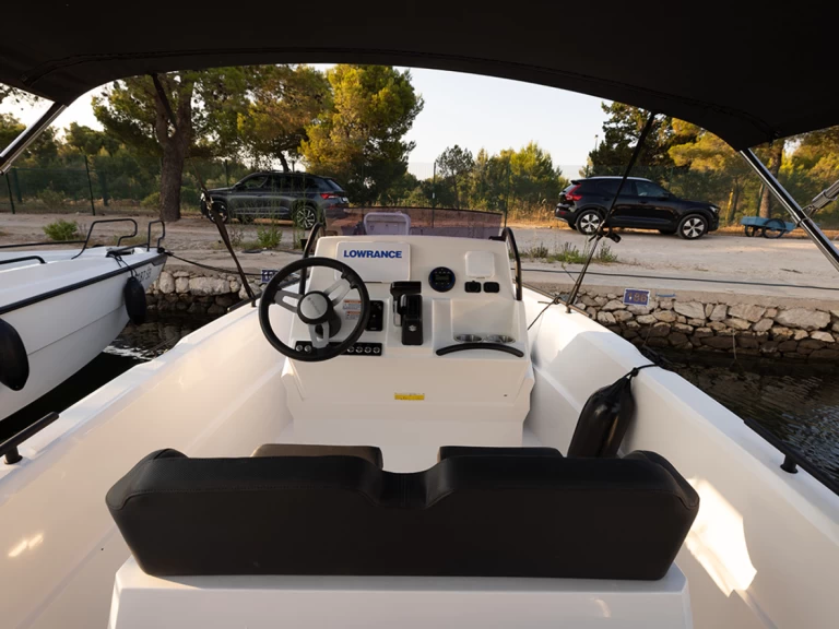 Bootverhuur Compass Boats Compass 7s in Šibenik via SamBoat