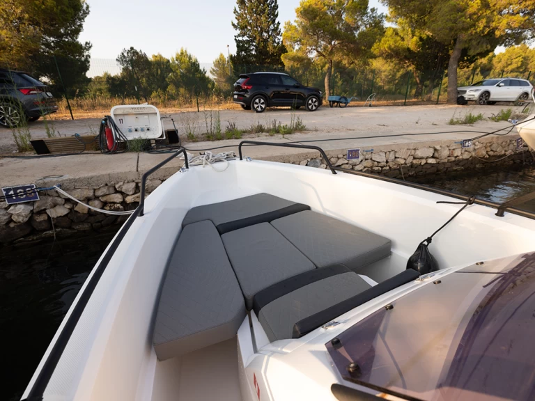 Compass Boats Compass 7s te huur van particulier of professional in Šibenik