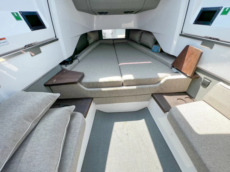 Bootverhuur Chaniá goedkoop Axopar 37 XC Cross Cabin