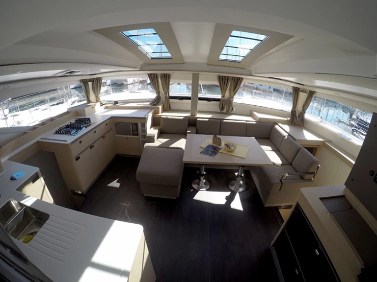Huur een Fountaine Pajot Elba 45 in Šibenik