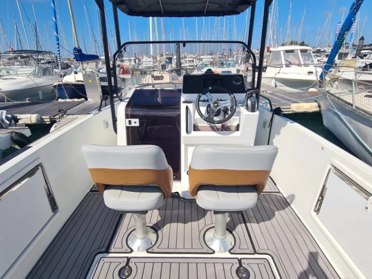 Bénéteau Flyer 7 SPACEdeck te huur van particulier of professional in Les Sables-d'Olonne