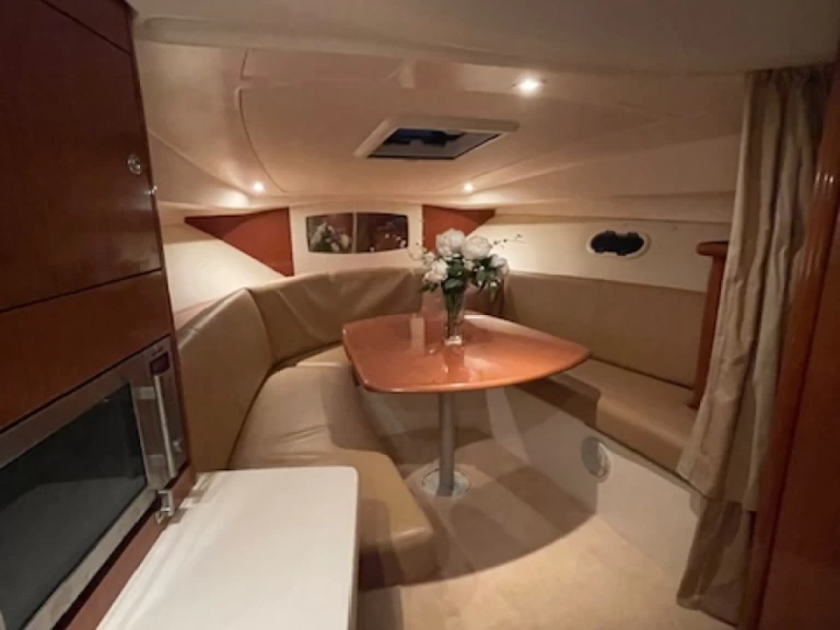 Bootverhuur Jeanneau Prestige 30 S in Six-Fours-les-Plages via SamBoat