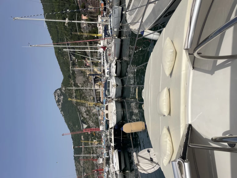 Huur een Cranchi Zaffiro 34 in Salerno