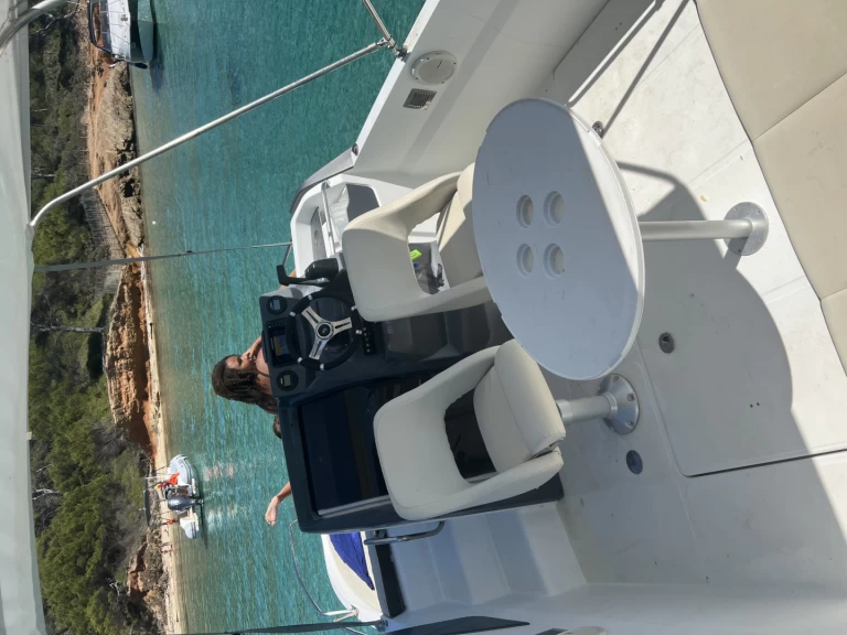 Verhuur Motorboot Bénéteau met vaarbewijs