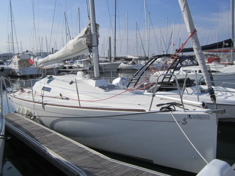 Huur een First 27.7 (2 cab) First 27.7 in Port-Haliguen