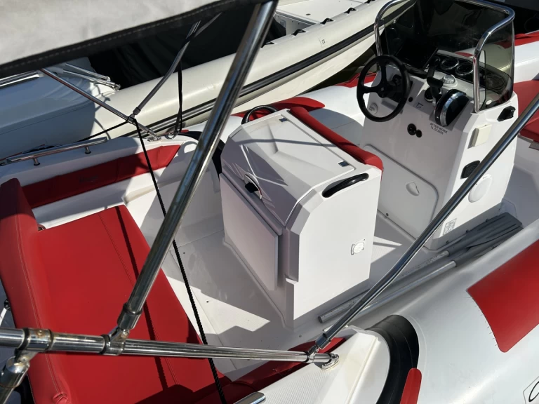 RIB te huur in Hyères voor de beste prijs