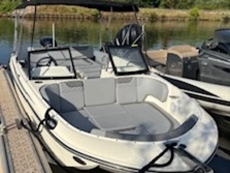 Huur een Bayliner M19 in Hyères