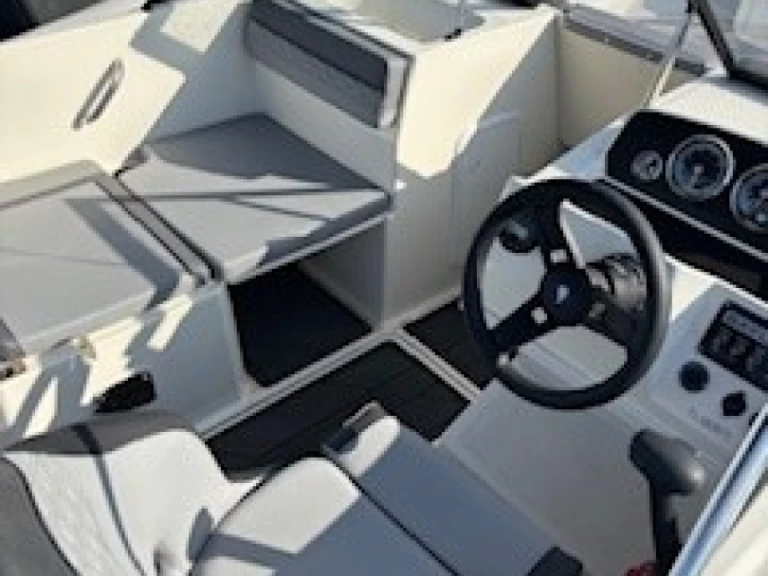 Bootverhuur Hyères goedkoop M19