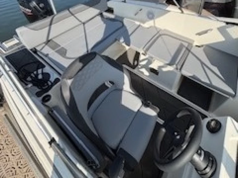 Verhuur Motorboot in Hyères - Bayliner M19