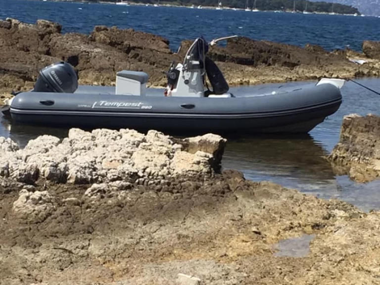 Huur een Capelli Tempest 560 Easy in Cannes