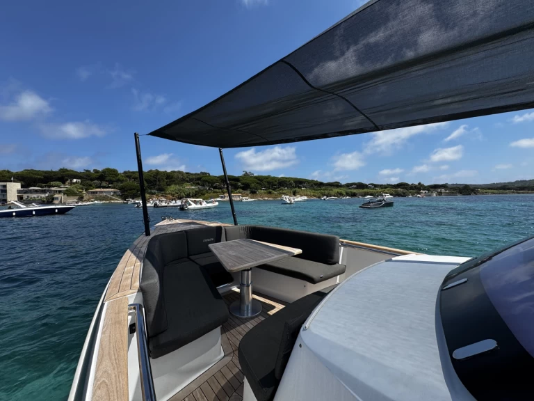 Huur Motorboot met of zonder schipper Fjord in Port Grimaud