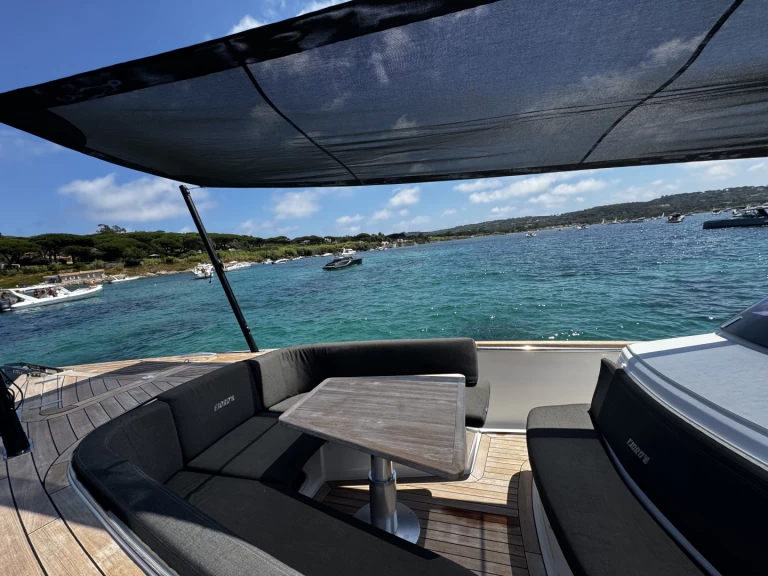 Motorboot te huur in Port Grimaud voor de beste prijs